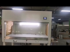 Blätterige saubere Bank